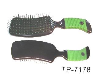 PLASTIC COMB