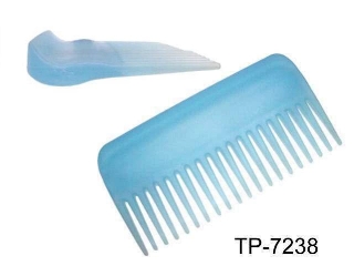 PLASTIC COMB