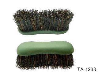 TPR  DANDY BRUSH 