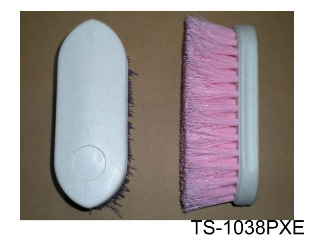 PLASTIC DANDY BRUSH