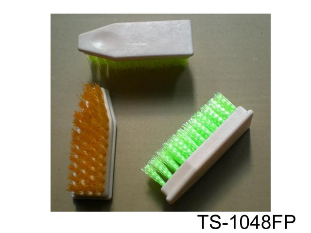 PLASTIC HOOF BRUSH